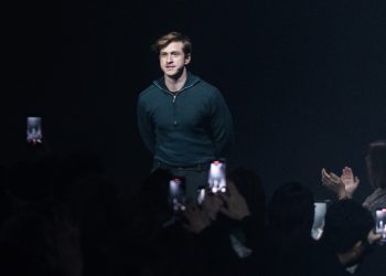 Daniel Lee recibe ovaciones en la Semana de la Moda de Londres. Foto: AFP