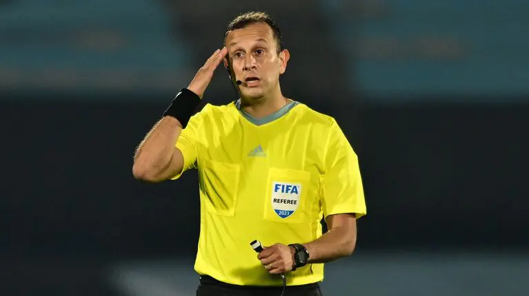 El árbitro argentino Darío Herrera dirigirá el Colombia-Bolivia