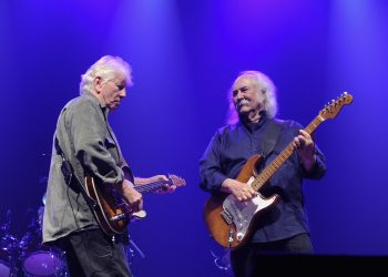 Un prominente bigote era la marca de David Crosby. Foto: AFP