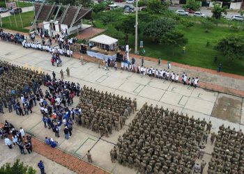 Militares, parte del despliegue de 5.000 personas, en el inicio de las tareas contra el dengue en Santa Cruz. Foto: LuchoXBolivia