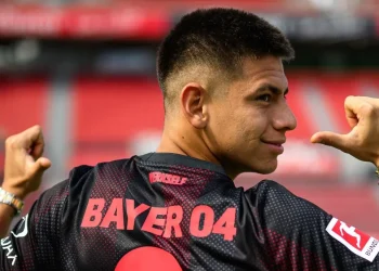 El argentino Claudio Echeverri jugará cedido en el Bayer Leverkusen