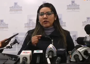 Asambleístas retoman vigilia contra contratos de litio