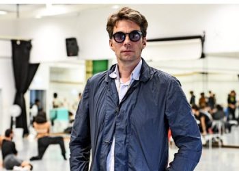 Marco Goecke, el director de ballet que agredió verbal y físicamente a un periodista. Foto: AFP.
