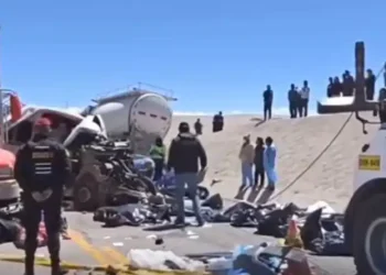 Accidente de tránsito en una vía de Perú deja 14 fallecidos, entre ellos tres bolivianas. FOTO: RRSS
