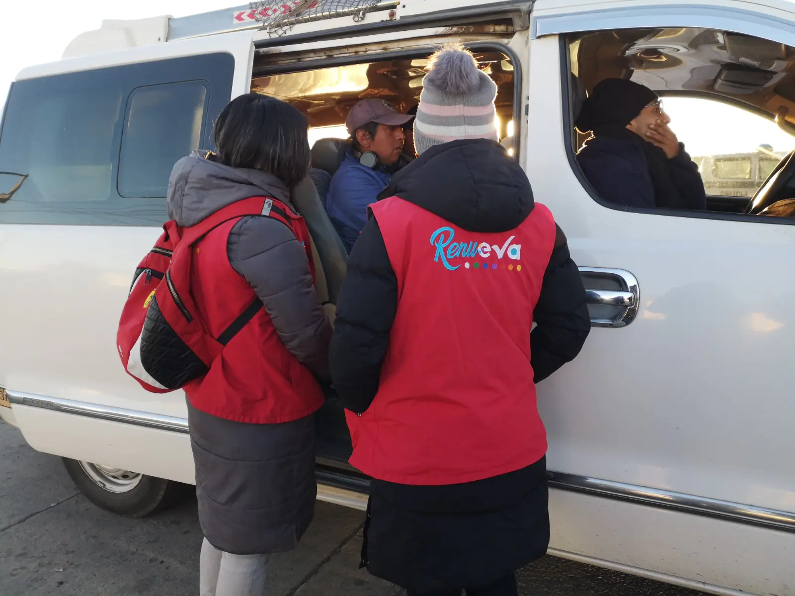 Funcionarios ediles realizan control en la tranca de Achica Arriba. FOTO: GAMEA