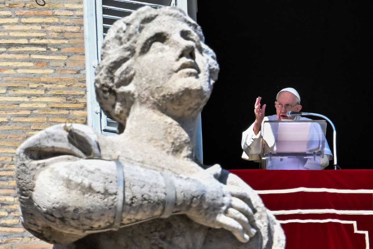 el_papa_en_el_vaticano.jpg
