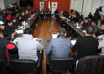 Déficit histórico, ítems y otros pedidos tienen movilizados a los maestros en el país desde hace más de dos semanas. Foto: APG