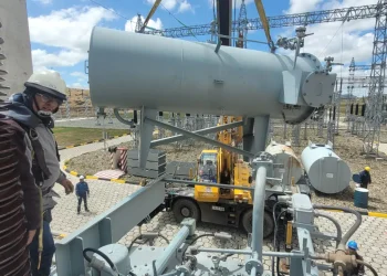 ENDE traslada transformador de 70 t para mantenimiento en Cochabamba