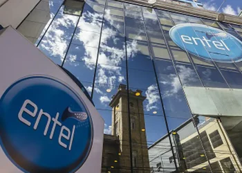 Entel supera 42.400 km de fibra óptica a julio de 2025