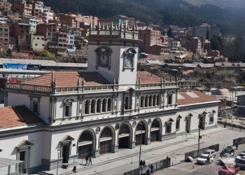 Mi Teleférico invita a disfrutar el carnaval en el Parque de las Culturas con show y juegos