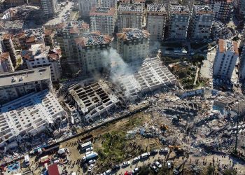 estragos_tras_terremoto_en_turquia