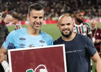Fábio se convierte en el jugador con más partidos, según Fluminense