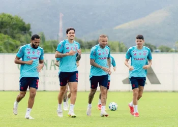 Flamengo, Cruzeiro y Bragantino pelean por el liderato del Brasileirao