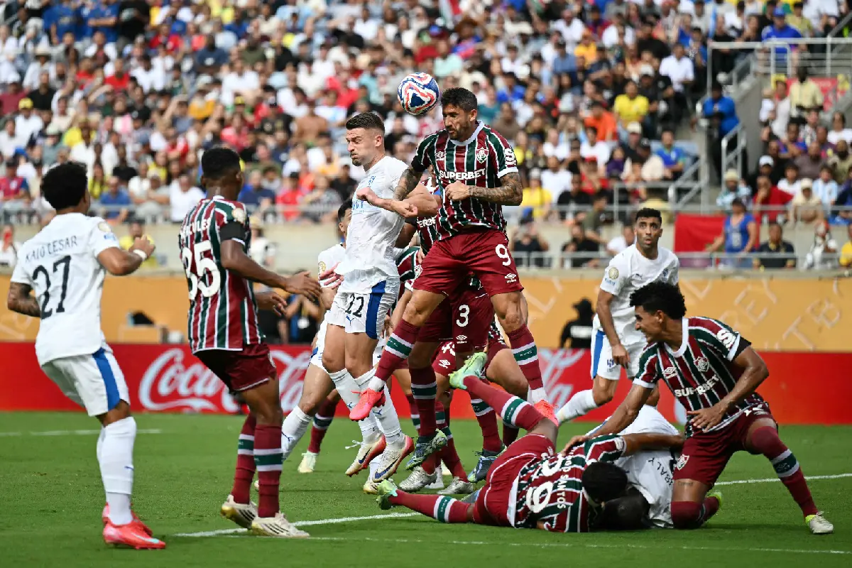 Flu veterano enfrenta a Chelsea juvenil en semis del Mundial