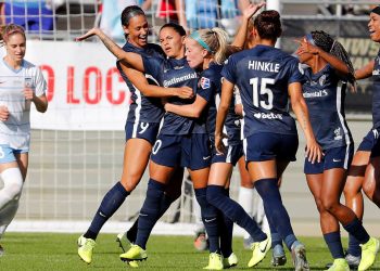 Cuatro entrenadores del fútbol femenino en EEUU suspendidos de por vida por abusos