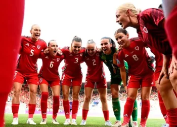 Selección de Gales sufre accidente leve de autobús en la Eurocopa