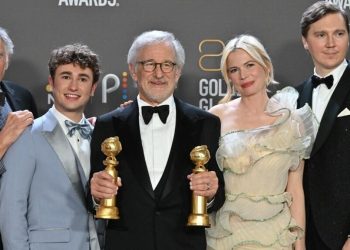 Steven Spielberg obtuvo dos Globos de Oro por su filme 'Los Fabelman'. Foto: AFP.