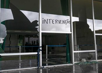 grafiti_congreso_brasil.jpg