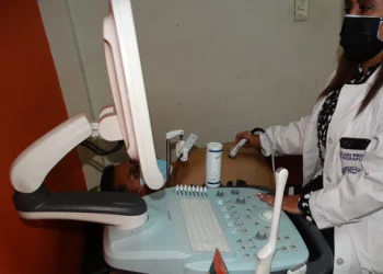 Hospital La Paz inicia paro de 48 horas por falta de personal