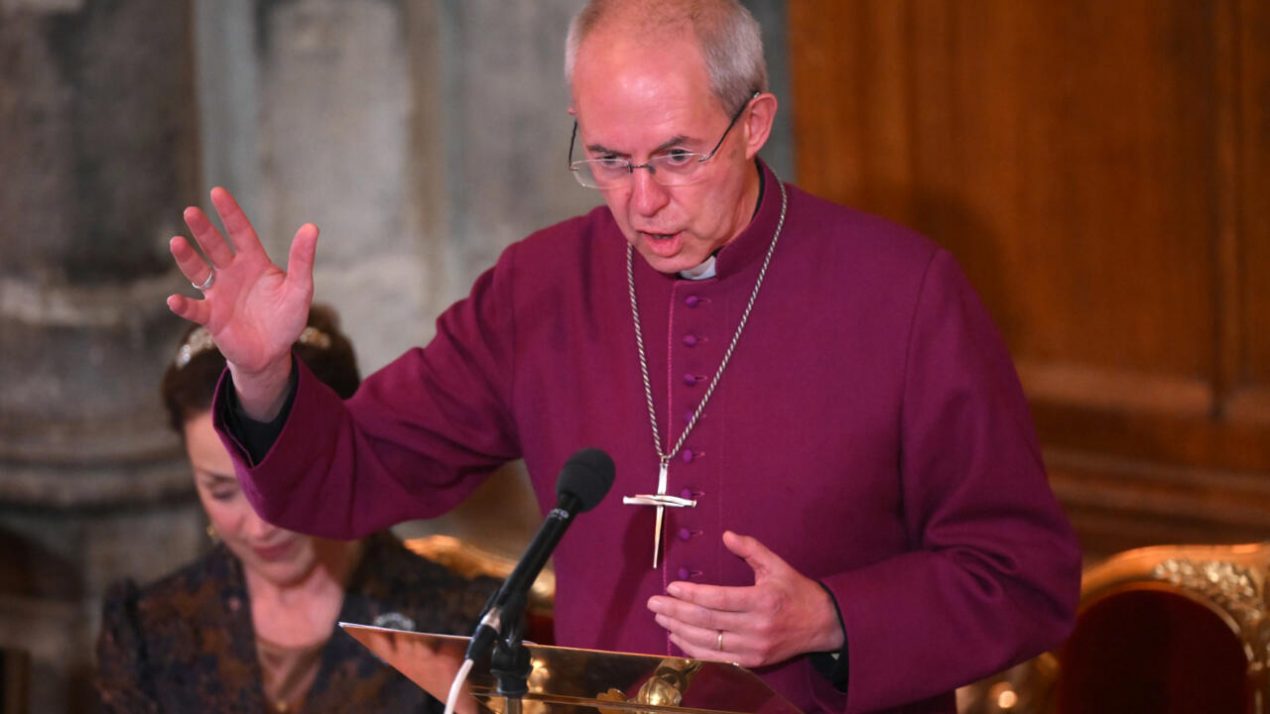 Justin Welby, arzobispo de Canterbury, habla durante una ceremonia el 28 de noviembre de 2022 en Londres. Foto: AFP.
