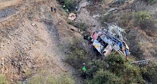 Al menos 10 muertos en Argelia al caer bus en barranco.