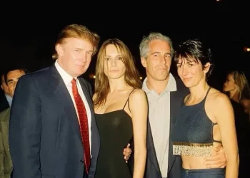 Trump estuvo en algunas fiestas de Epstein/AFP