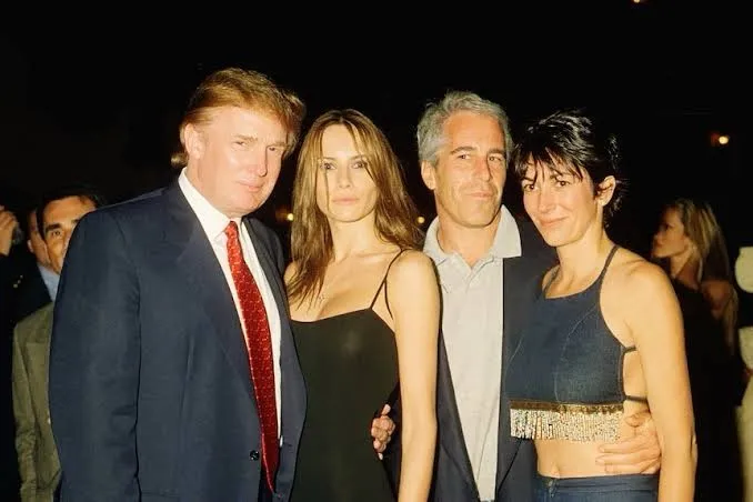 Trump estuvo en algunas fiestas de Epstein/AFP