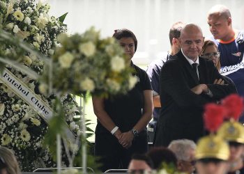 infantino_velorio_pele,jpg