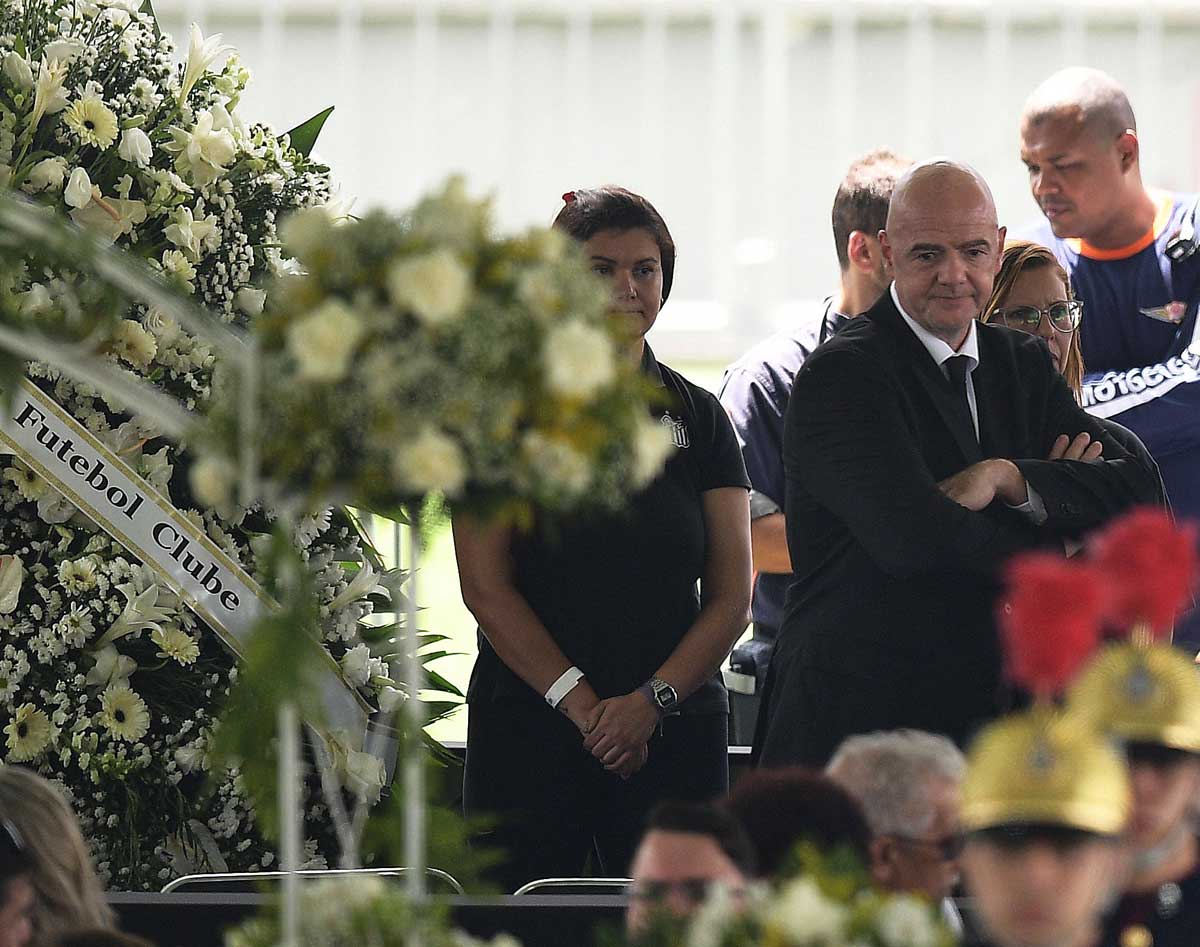 infantino_velorio_pele,jpg