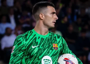 Iñaki Peña renueva con el Barça hasta 2029 y va cedido al Elche