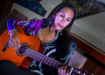 Jenny Cárdenas presenta ‘El Amor en Tiempos de Primavera’