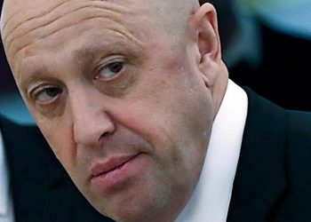 El empresario ruso Yevgeny Prigozhin previo a una reunión con el presidente ruso Vladimir Putin en Moscú, Rusia, el 4 de julio de 2017. Foto: AP.