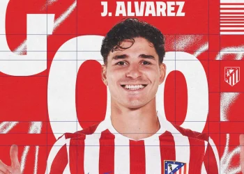 Julián Álvarez puede con el Rayo y evita la crisis del Atlético