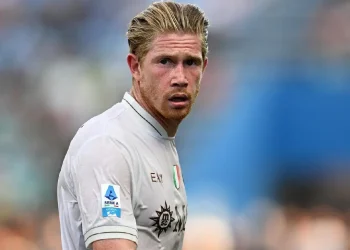 De Bruyne y su emotivo regreso, con el Nápoles, a la cancha del City