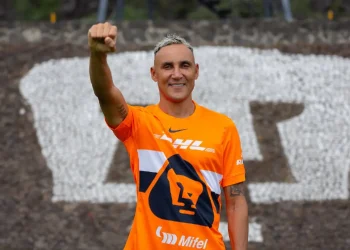 Keylor Navas fue presentado en los Pumas de México
