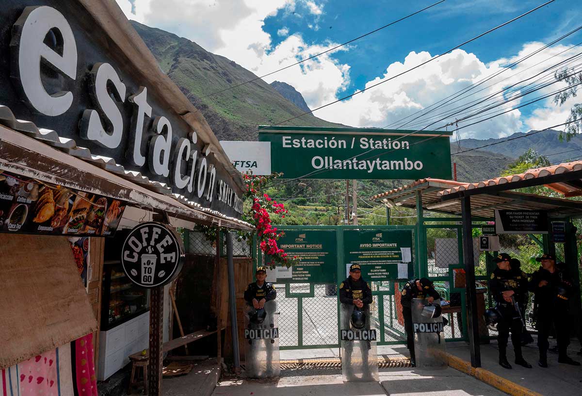 la_estacion_de_tren_en_machu_picchu.jpg