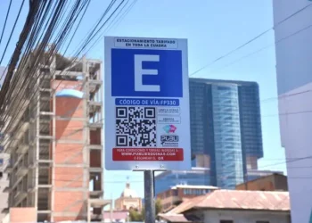 Vehículos de otros municipios pagarán más por el parqueo tarifado. FOTO: GAMLP