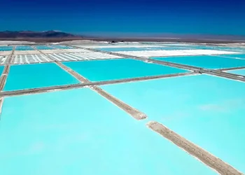 Acciones de SQM caen 7,47% por reapertura de mina de litio china