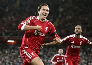 Insultos racistas nublan el triunfo del Liverpool en la Premier