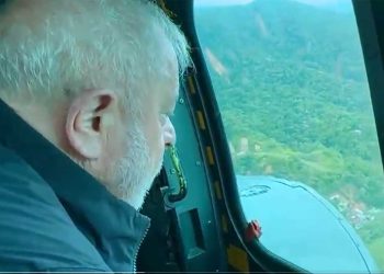lula_visita_zona_de_desastre.jpg