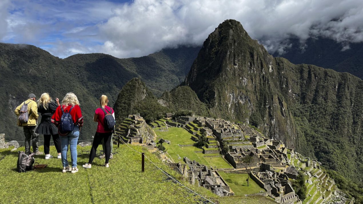 El turismo reabre en Machu Picchu. Foto: AFP.