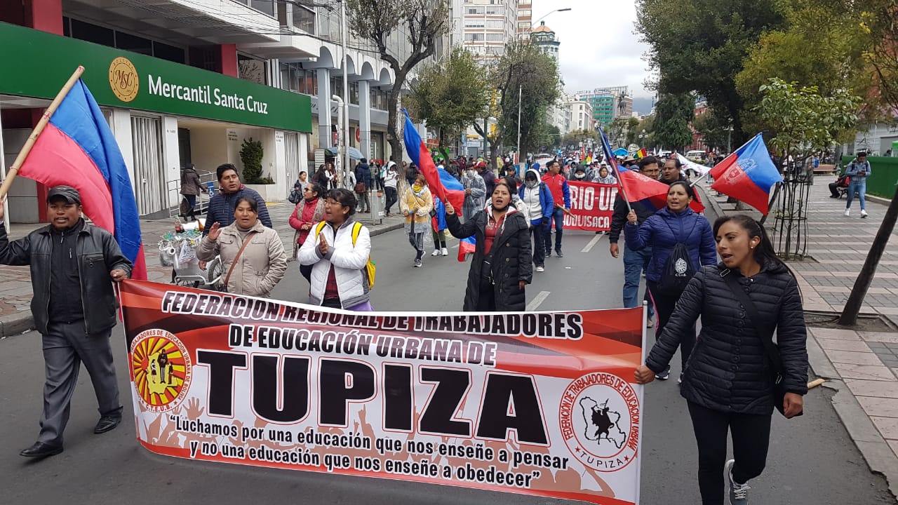 Maestros urbanos se movilizan en el centro paceño. Foto: Pedro Luna