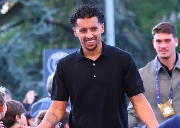 El defensa Marquinhos será baja varias semanas por molestias