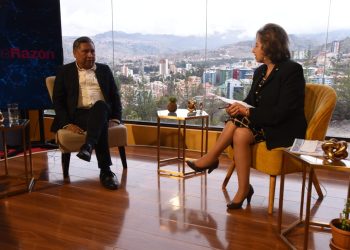 Rogelio Mayta en entrevista con Lucía Sauma, de Piedra, papel y Tinta, de La Razón.