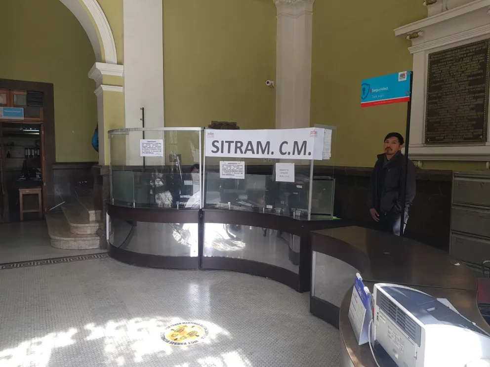 La oficina del Sitran continúa cerrada debido a la crisis institucional. FOTO: Javier Escalier