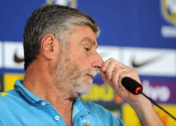 Flamengo despide médico tras filtración lesión De la Cruz
