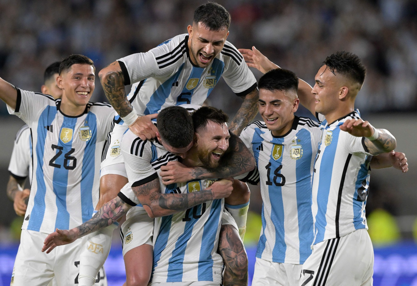 Argentina gana 2-0 a Panamá con Messi que llega a los 800 goles en su carrera