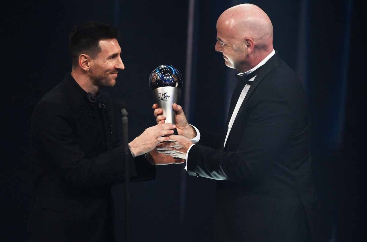 messi_infantino_the_best.jpg