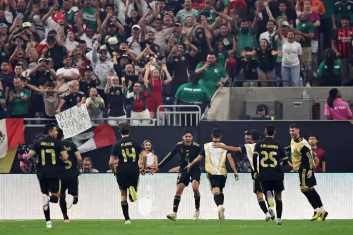 Jiménez, Álvarez y Mora, los faros que alumbran a México al Mundial
