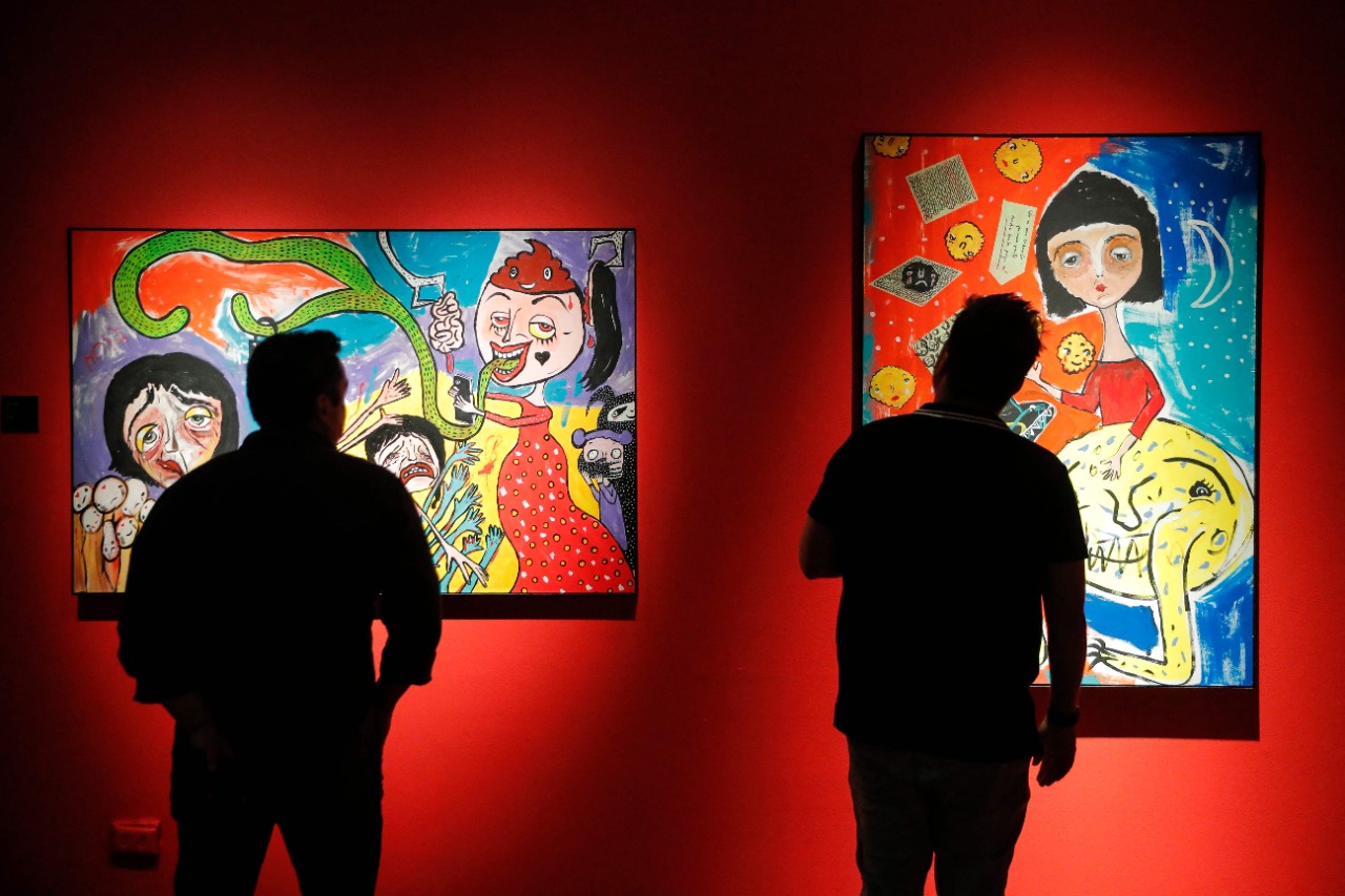Obras de la exposición de Mon Laferte, que están Centro Cultural Gabriela Mistral de la capital chilena. Foto: AFP